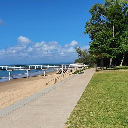 Villa Venezia Apt 3 - Spacious Hervey Bay Beachfront Apartment Eksteriør billede