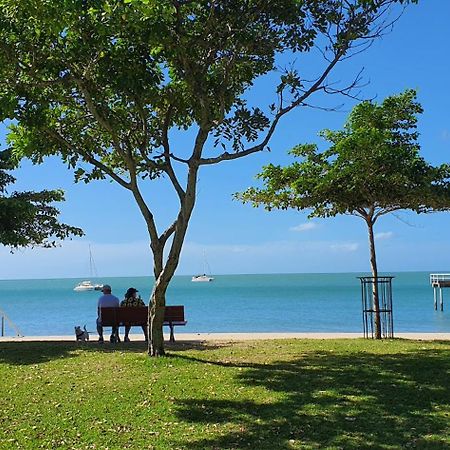 Villa Venezia Apt 3 - Spacious Hervey Bay Beachfront Apartment Eksteriør billede