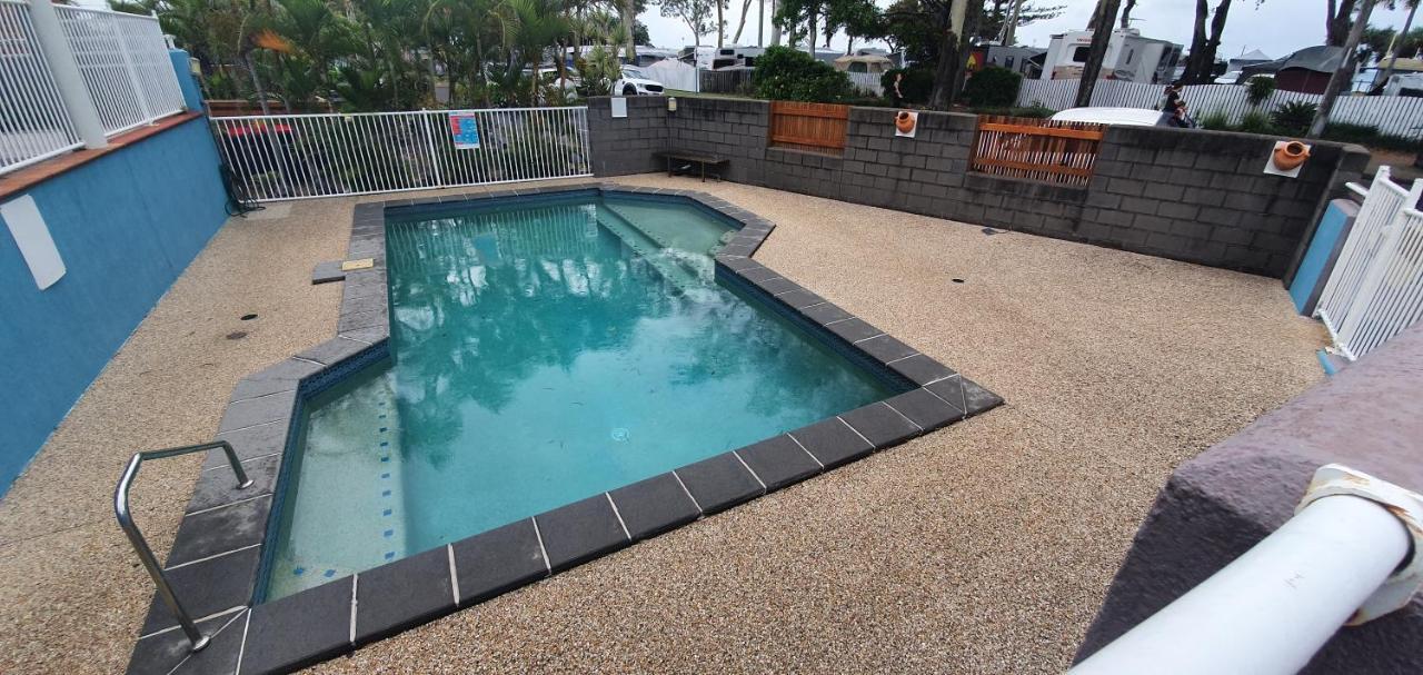 Villa Venezia Apt 3 - Spacious Hervey Bay Beachfront Apartment Eksteriør billede